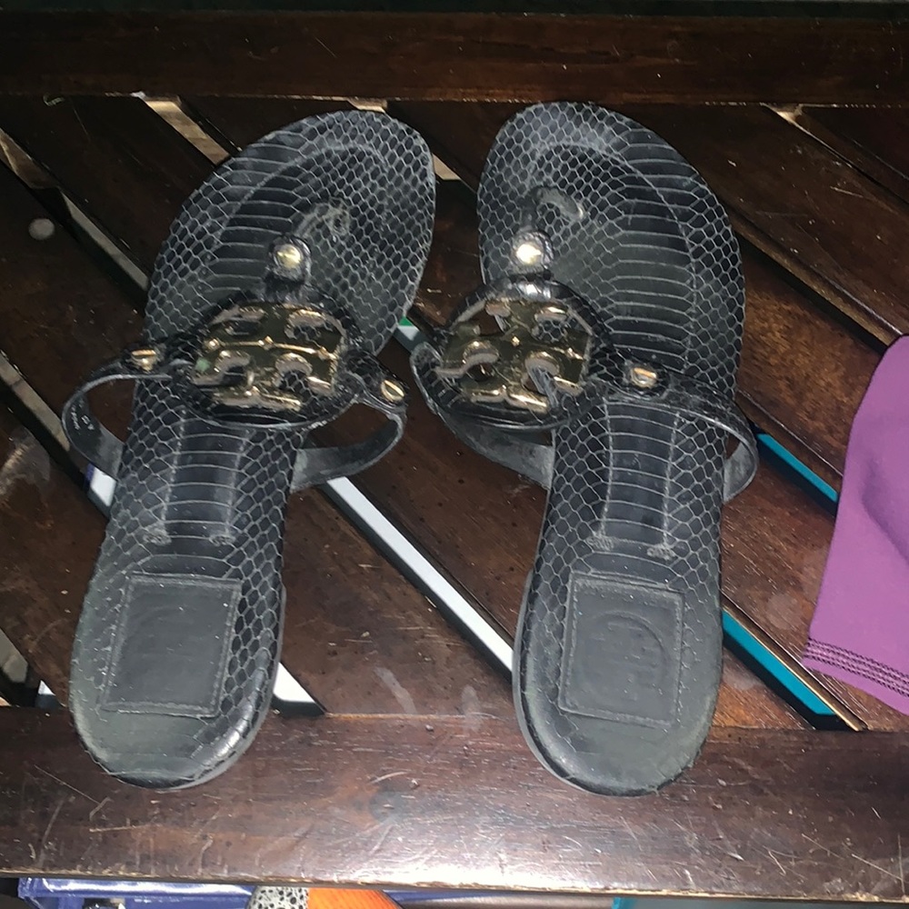 Womans Tory Burch flip flops